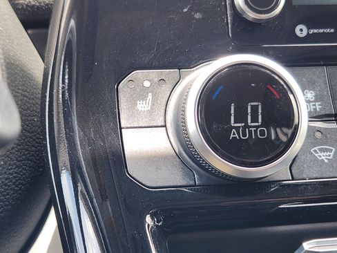 Used 2021 Toyota Highlander XLE AWD/4WD image 27