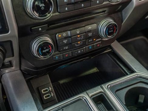 Used 2018 Ford F150 Platinum w/ Equipment Group 701A Luxury image 30