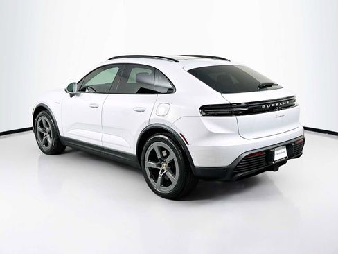 New 2026 Porsche Macan 4 Electric AWD/4WD image 3