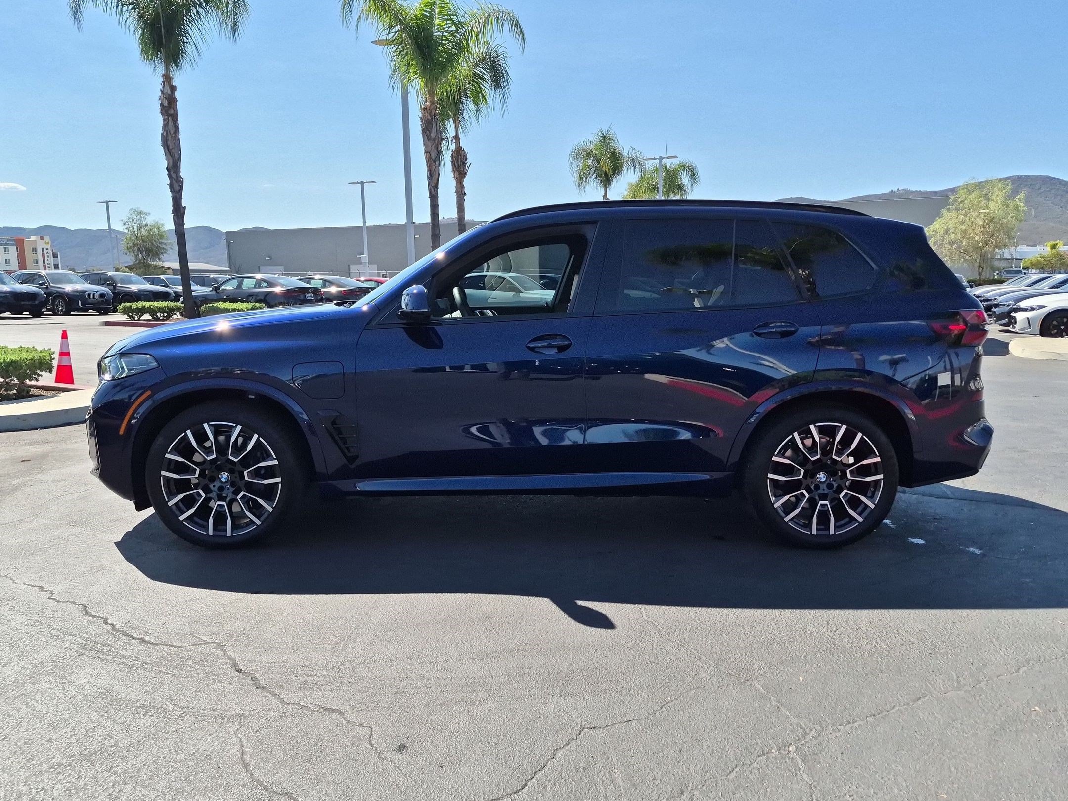 Used 2026 BMW X5 xDrive50e w/ Executive Package AWD/4WD image 7
