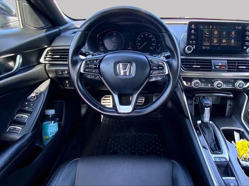 Used 2018 Honda Accord Sport image 6