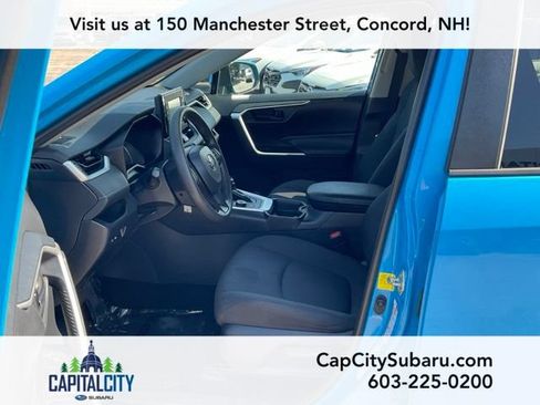 Used 2019 Toyota RAV4 LE AWD/4WD image 13