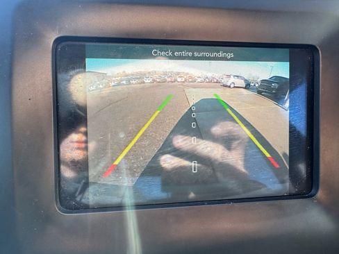 Used 2019 Jeep Cherokee Latitude w/ Cold Weather Group image 22