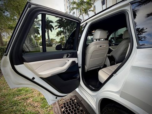 Used 2022 BMW X5 xDrive40i w/ M Sport Package image 24