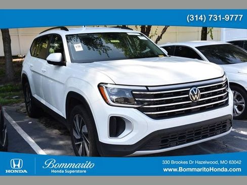 Used 2025 Volkswagen Atlas SE AWD/4WD image 1