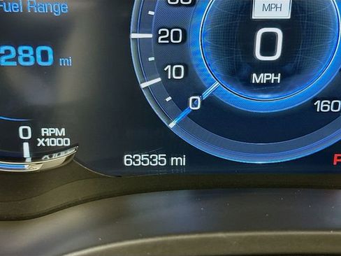 Used 2020 Cadillac Escalade Premium Luxury AWD/4WD image 16