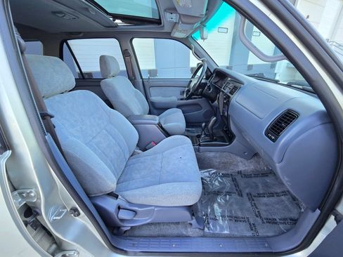 Used 2000 Toyota 4Runner SR5 AWD/4WD image 14