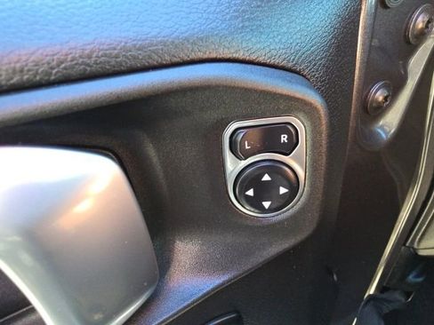 Used 2021 Jeep Wrangler Unlimited Rubicon image 12