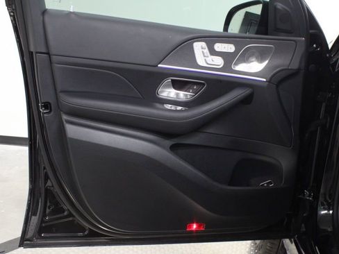 Certified 2025 Mercedes-Benz GLS 450 4MATIC image 17