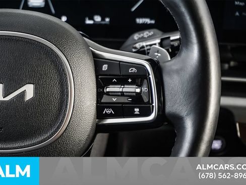 Used 2025 Kia Carnival SX Prestige FWD image 31