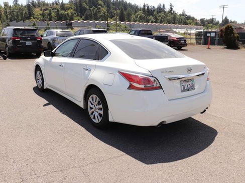 Used 2015 Nissan Altima 2.5 S w/ Power Driver Seat Package FWD image 7