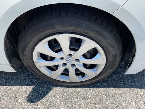 Used 2024 Toyota Corolla LE FWD image 17
