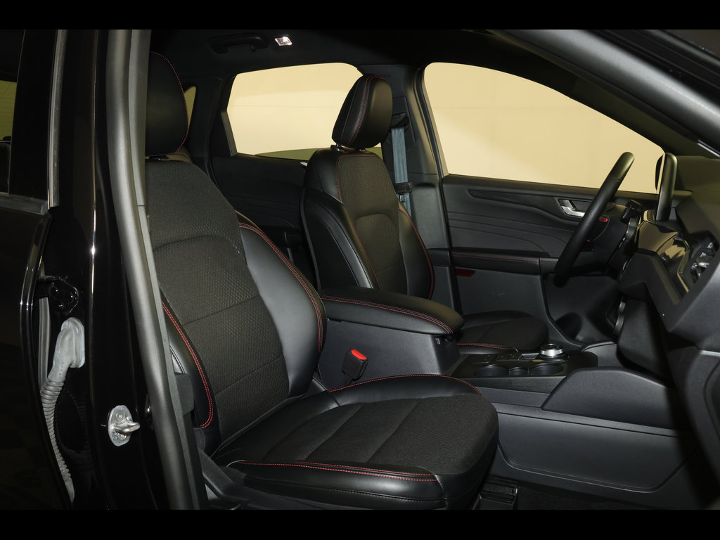 Used 2025 Ford Escape ST-Line AWD/4WD image 29
