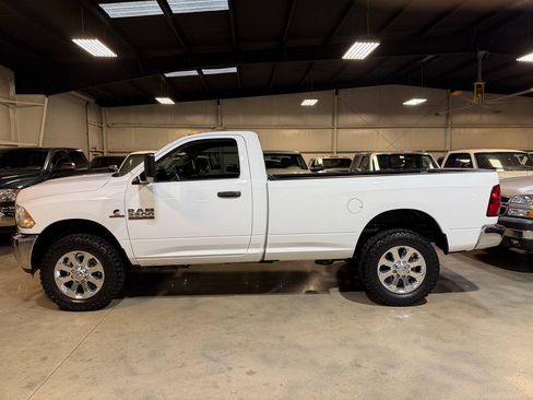 Used 2018 RAM 2500 Tradesman w/ Chrome Appearance Group AWD/4WD image 10
