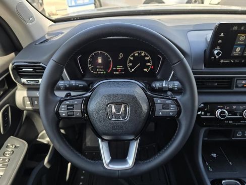New 2025 Honda Pilot Touring image 16