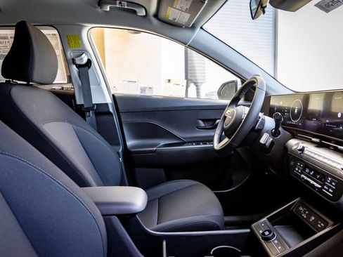New 2025 Hyundai Kona SEL FWD image 32