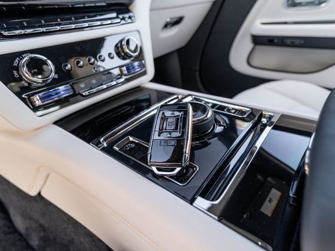 Used 2025 Rolls-Royce Spectre w/ Spectre Launch Package AWD/4WD image 36