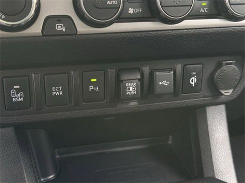 Used 2023 Toyota Tacoma Limited image 23