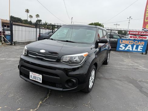 Used 2019 Kia Soul FWD image 2