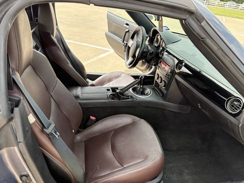 Used 2007 MAZDA MX-5 Miata Sport w/ Appearance Pkg RWD image 8