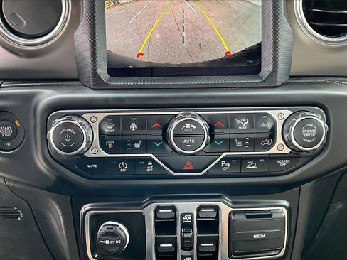 Certified 2023 Jeep Wrangler Rubicon w/ Xtreme 35 Tire Package image 18