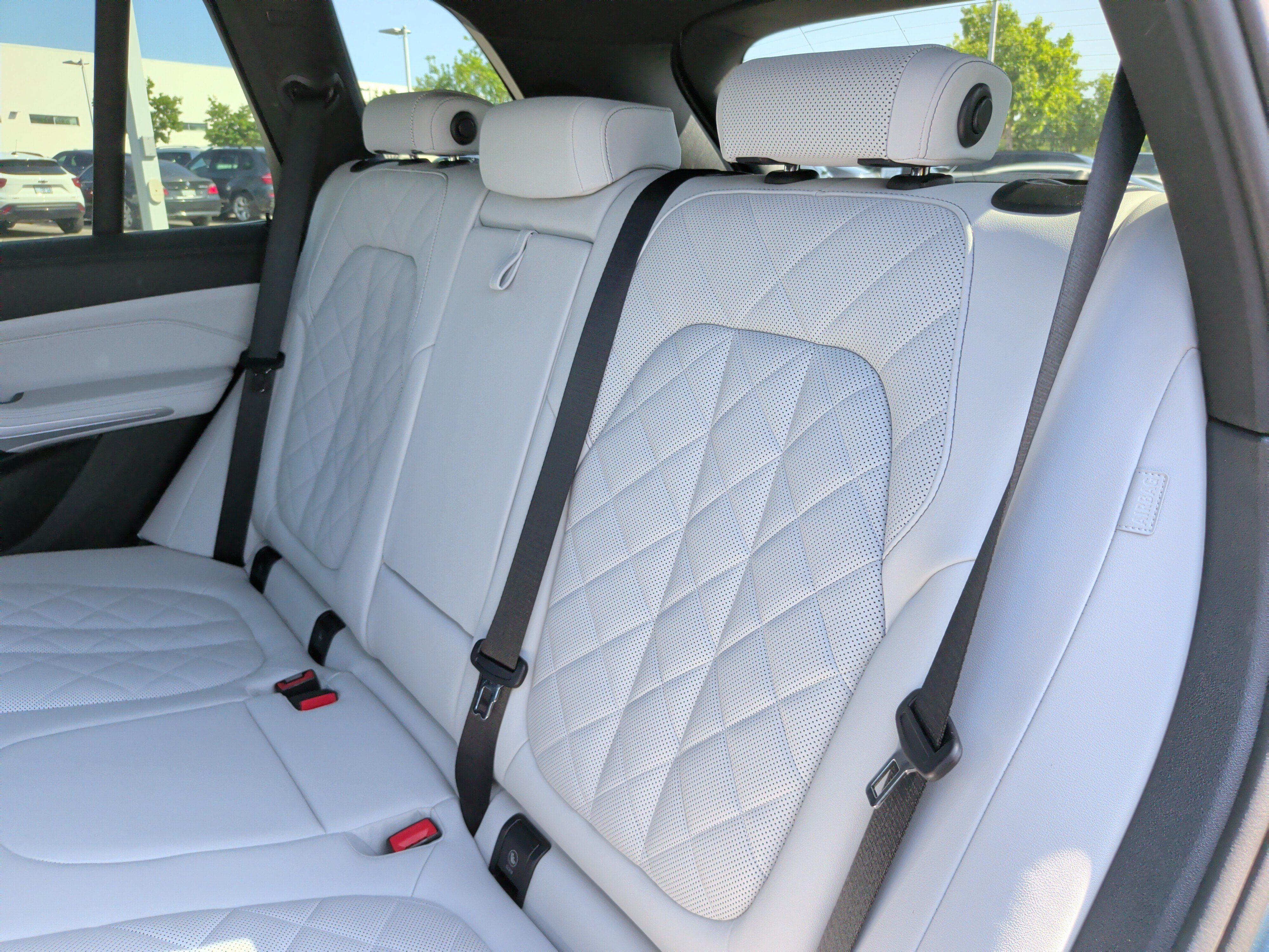 Used 2024 BMW X5 xDrive40i w/ Premium Package AWD/4WD image 37