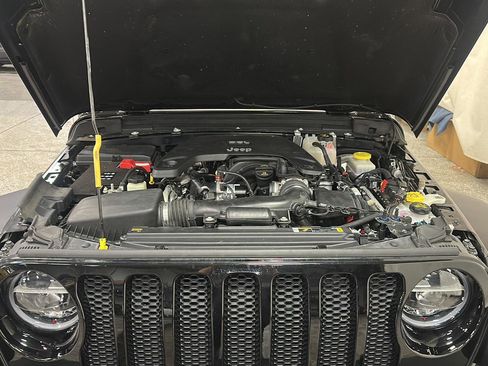 Used 2021 Jeep Wrangler Unlimited Willys image 10