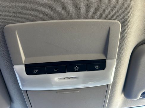 Used 2024 Nissan Sentra SV FWD image 23