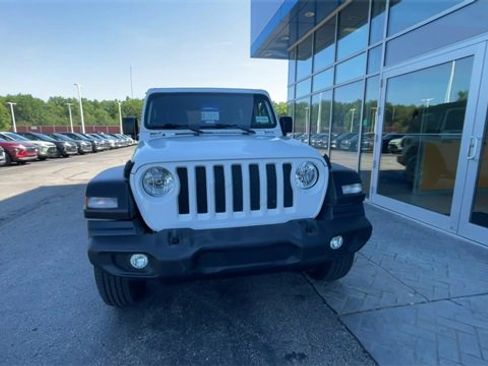 Used 2022 Jeep Wrangler Unlimited Sport image 3