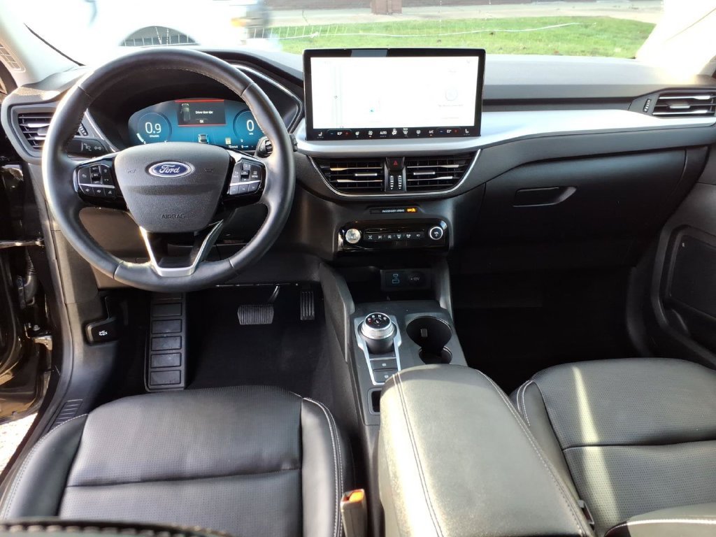 Used 2023 Ford Escape Platinum AWD/4WD image 12