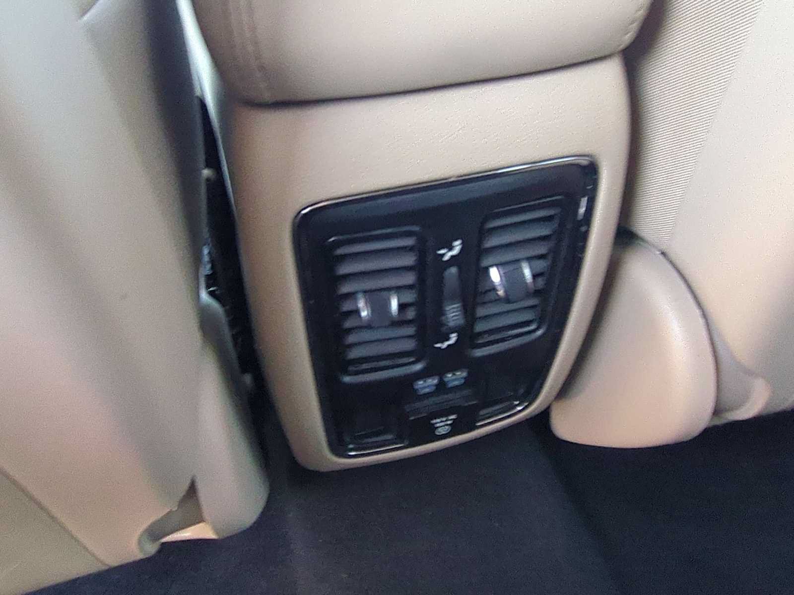 Used 2019 Jeep Grand Cherokee Limited AWD/4WD image 22