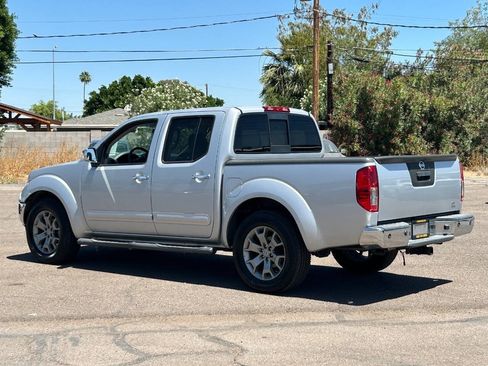 Used 2019 Nissan Frontier SL RWD image 5