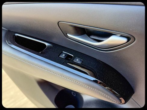 Used 2024 Hyundai Tucson Limited image 32