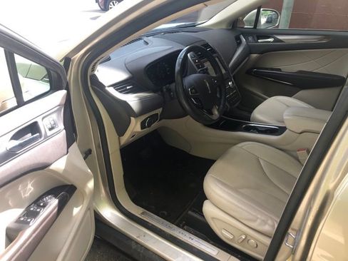 Used 2017 Lincoln MKC Premiere FWD image 9