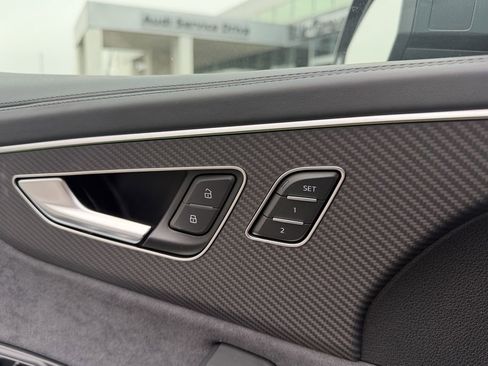 New 2026 Audi SQ8 Prestige image 16