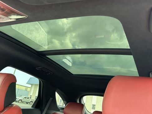 Used 2025 Genesis GV70 3.5T Sport w/ Sport Advanced Package image 17