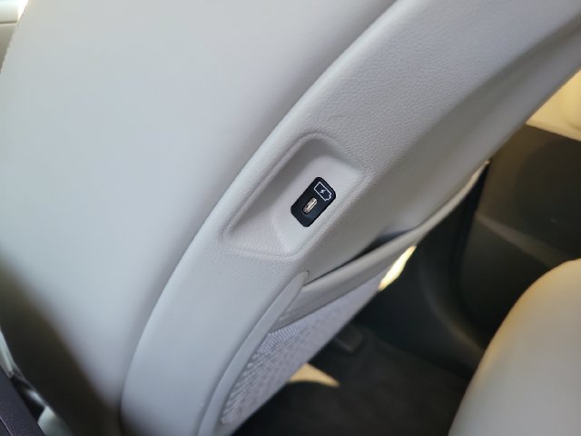 Used 2025 Kia Sorento EX w/ Panoramic Sunroof Package FWD image 19