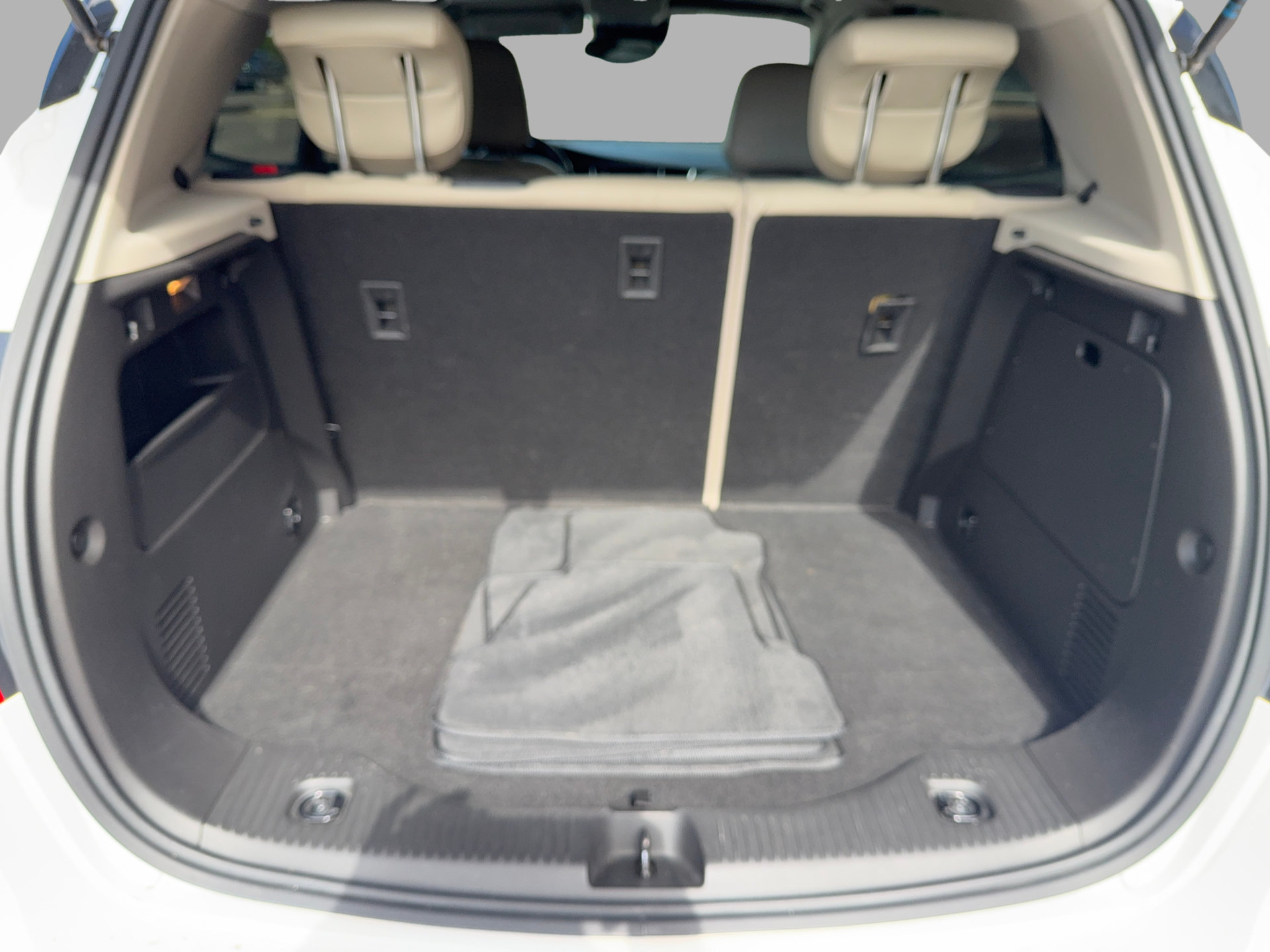 Used 2019 Buick Encore Essence w/ Experience Buick Package FWD image 24