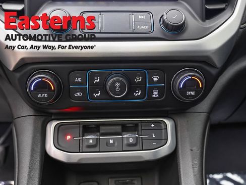 Used 2020 GMC Acadia SLT w/ Driver Alert Package II FWD image 19