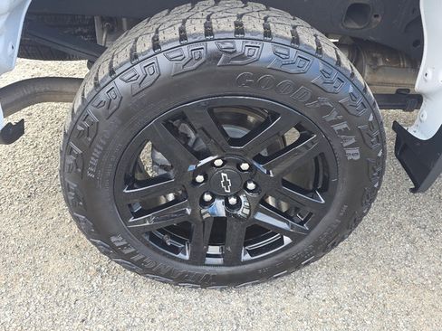 Certified 2023 Chevrolet Silverado 1500 Custom Trail Boss image 7