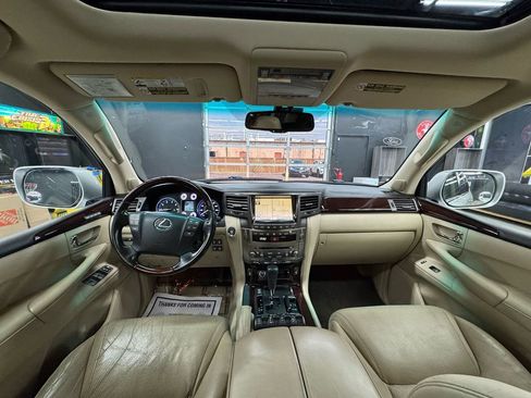 Used 2010 Lexus LX 570 4WD image 38