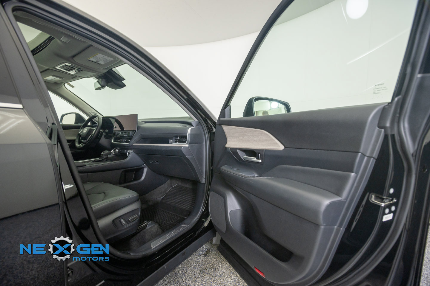 Used 2026 Toyota Grand Highlander AWD image 6