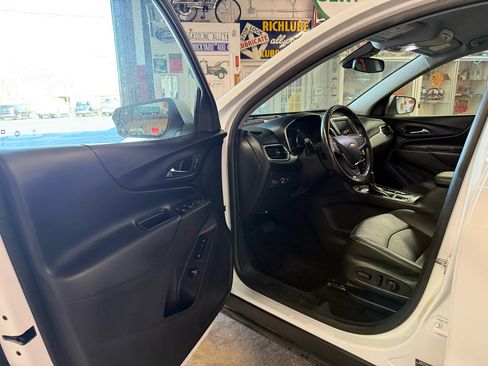 Used 2021 Chevrolet Equinox LT image 10