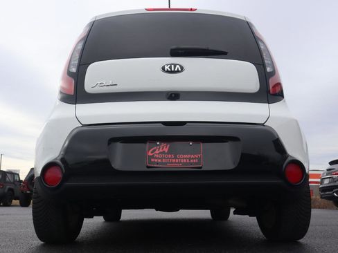 Used 2016 Kia Soul + image 8