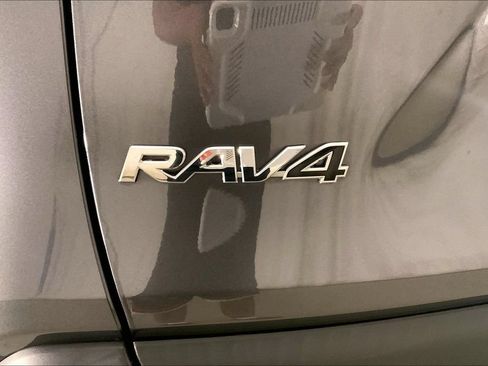 Used 2021 Toyota RAV4 XLE w/ Convenience Package AWD/4WD image 7