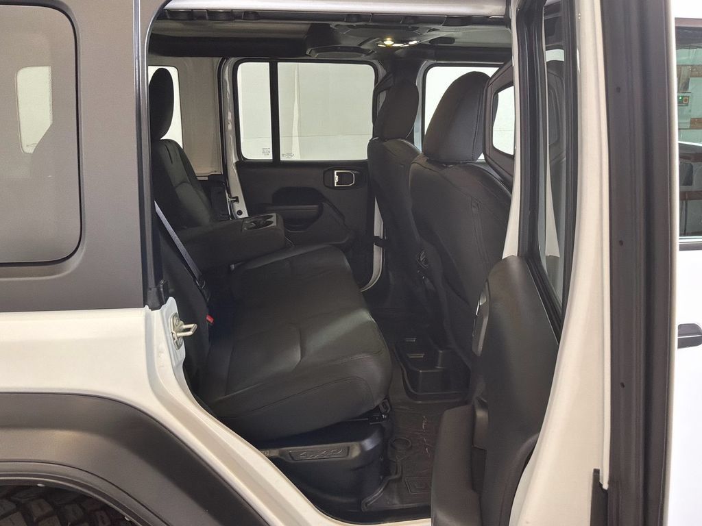 Used 2023 Jeep Wrangler Unlimited w/ Cold Weather Group AWD/4WD image 20