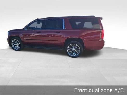 Used 2017 Chevrolet Suburban LT image 17