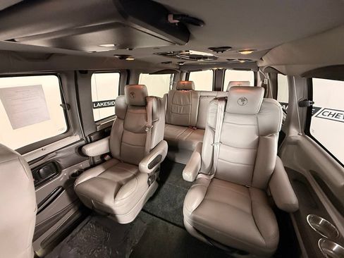 Used 2021 Chevrolet Express 2500 LS w/ Enhanced Convenience Package RWD image 27
