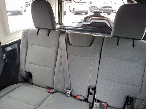 Used 2026 Jeep Wrangler Unlimited Sport AWD/4WD image 19