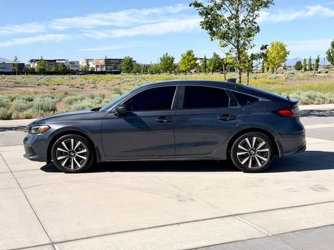 Used 2024 Honda Civic EX-L image 9